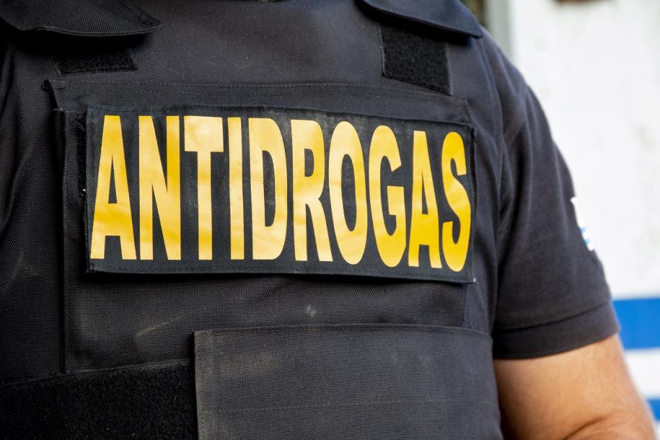 ALLANAMIENTOS EN CARMELO: LA POLICÍA REALIZÓ OPERATIVO ANTIDROGAS Y DETUVO A CINCO PERSONAS